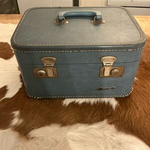 Vtg Monarch Train Case Cosmetic Makeup Luggage Suitcase Travel Bag Blue Rare USA